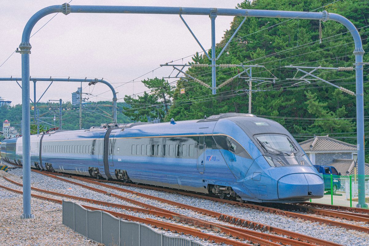 KTX hogesnelheidstrein op het perron