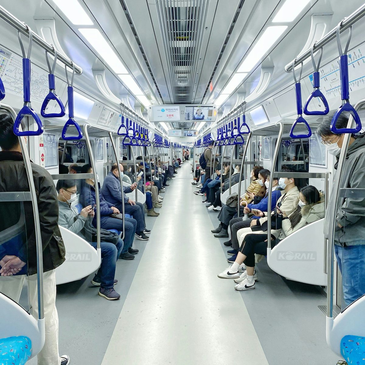 Metro in Seoul, perron of treinstel