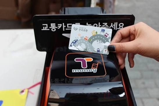 T-money kaart tikken bij metropoortje