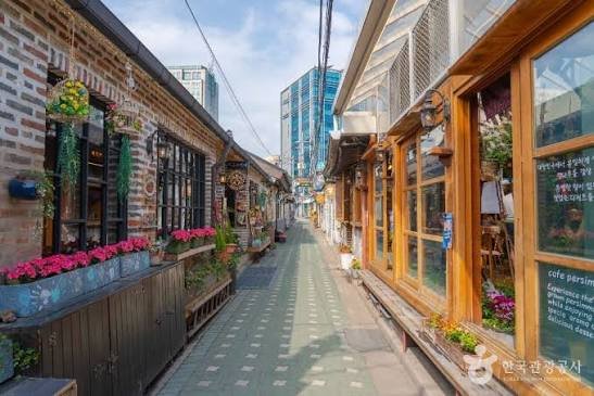 Ikseon-dong Hanok Alley