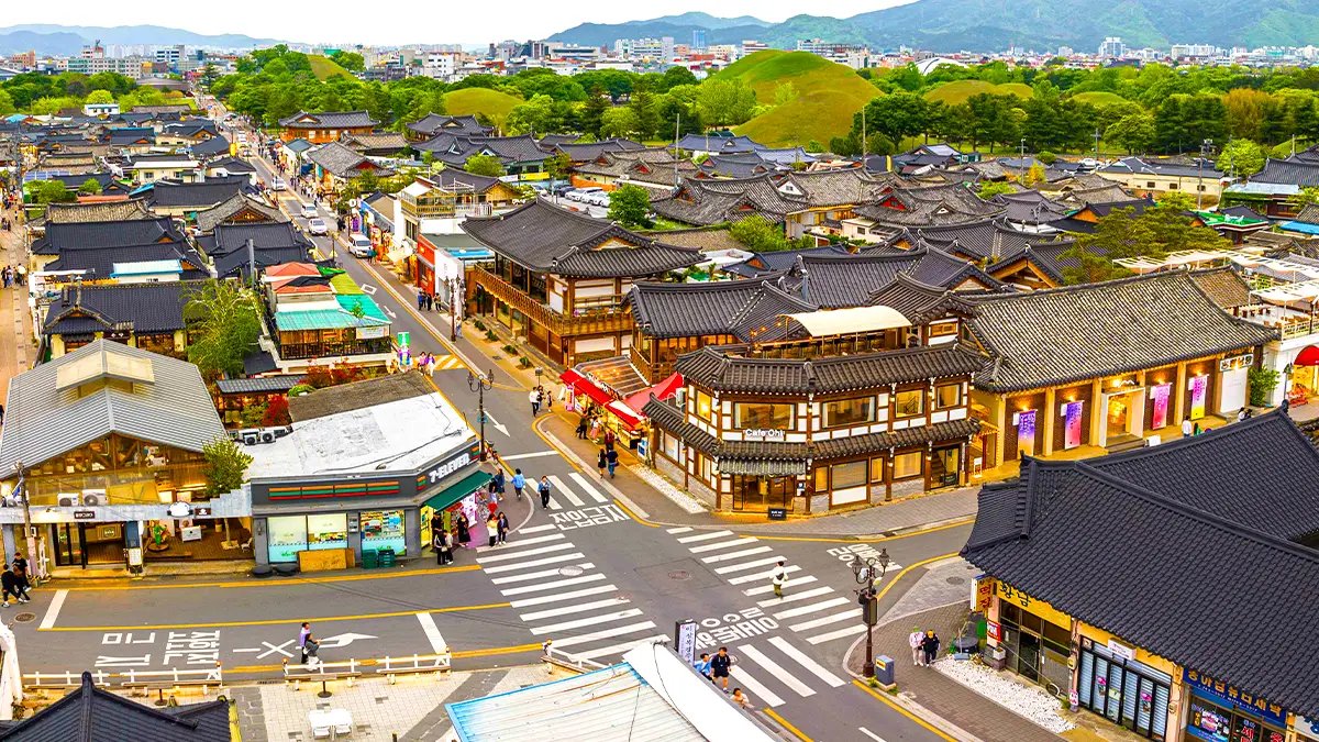 Straatje met cafés en winkels in Hwangridan-gil, Gyeongju